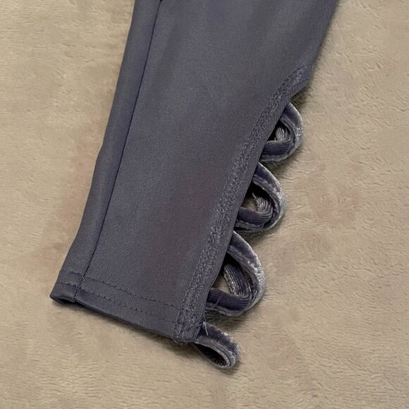 Justice (Mall Days) blue, size 8 leggings and size 28 sports bra. - Picture 8 of 11